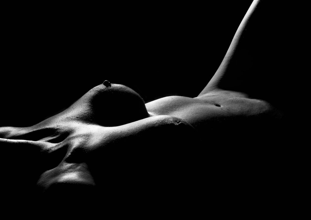 Black_And_White_Nude_2_by_Stuartf.jpg