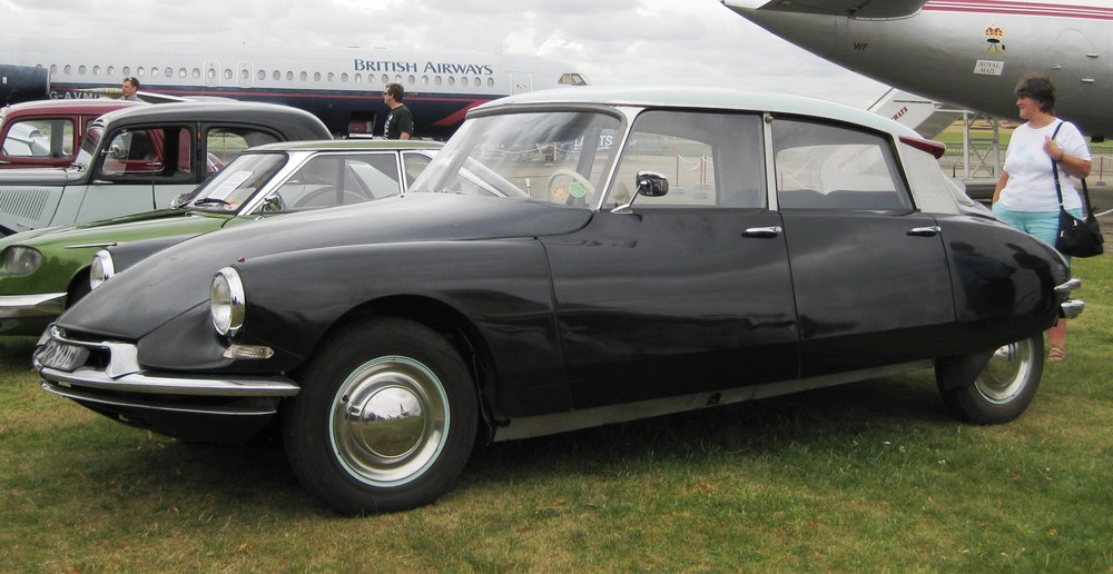 Citroen_DS_19_1957.JPG