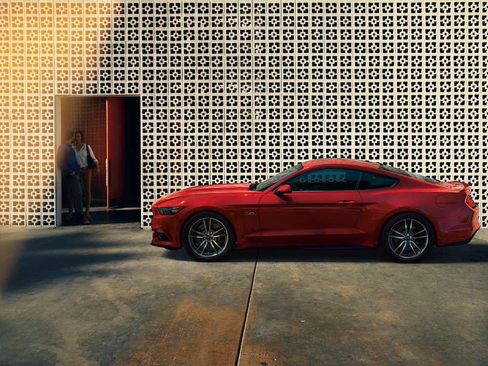 s550_feature_1480x700_talent_in_doorway.