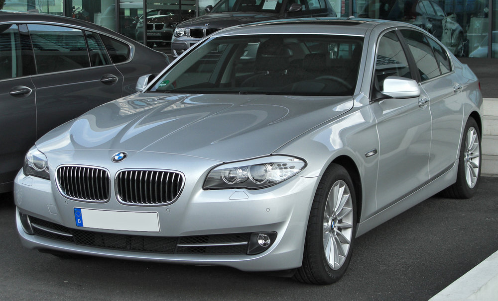 BMW_5er_%28F10%29_front-1_20100405.jpg