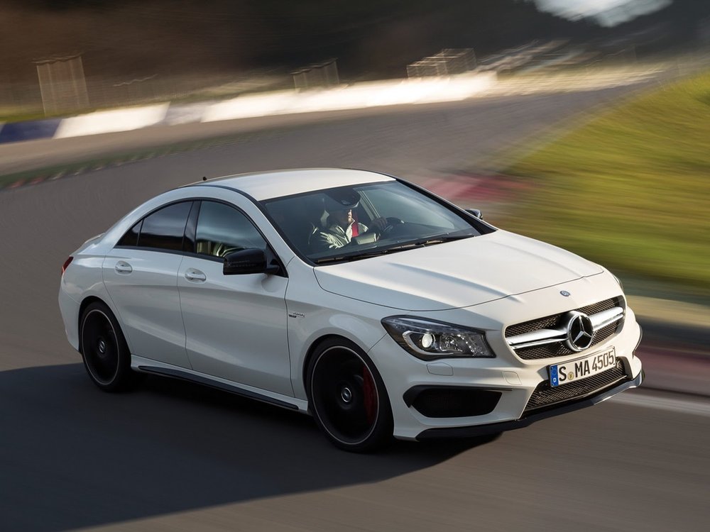 2014-mercedes-cla-45-amg-first-photos-le