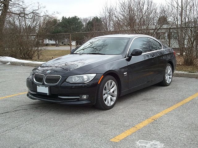 640px-2011_BMW_328xi_Coupe_(E92)_Facelif