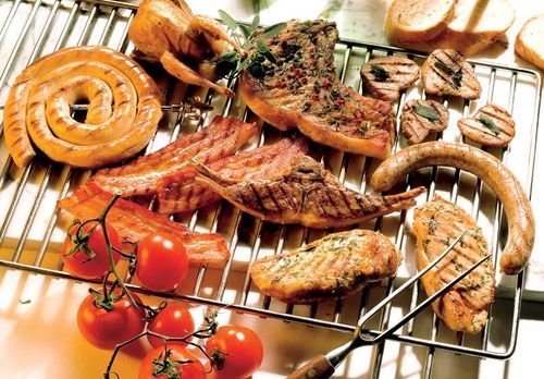 Gratar_cu_carne_de_vita_porc_pui_si_coas